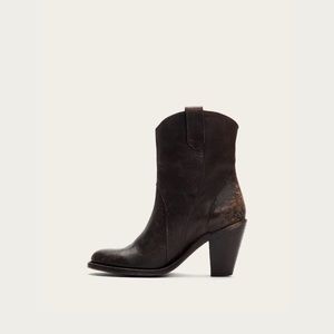 Frye Booties - NEW Mustang Seam Short